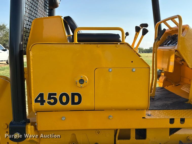 image for item DX5781 1985 John Deere 450D dozer