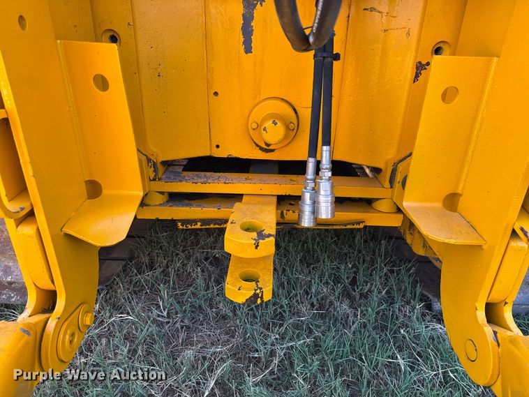 image for item DX5781 1985 John Deere 450D dozer