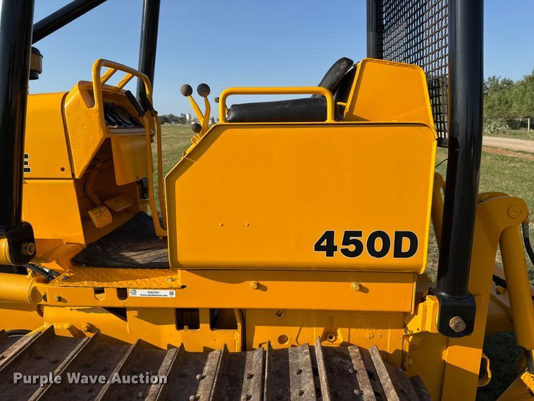 image for item DX5781 1985 John Deere 450D dozer