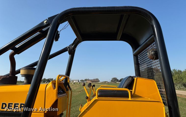 image for item DX5781 1985 John Deere 450D dozer