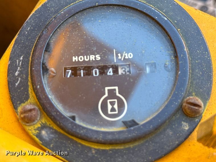 image for item DX5781 1985 John Deere 450D dozer