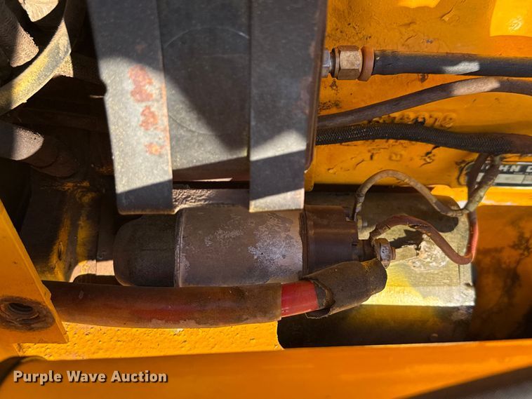 image for item DX5781 1985 John Deere 450D dozer