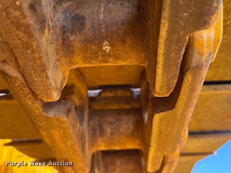 image for item DX5781 1985 John Deere 450D dozer