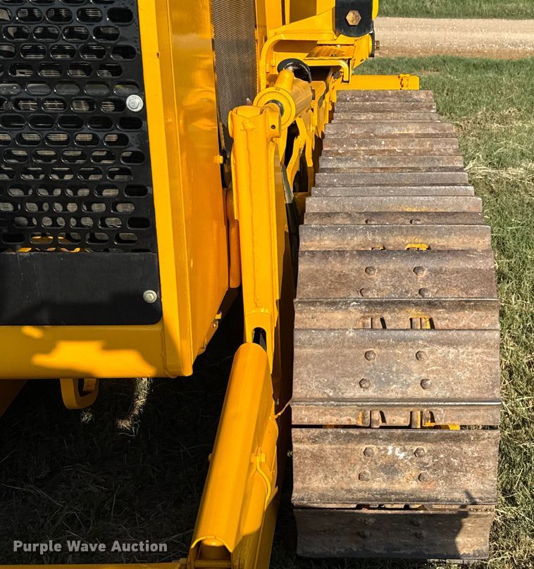 image for item DX5781 1985 John Deere 450D dozer