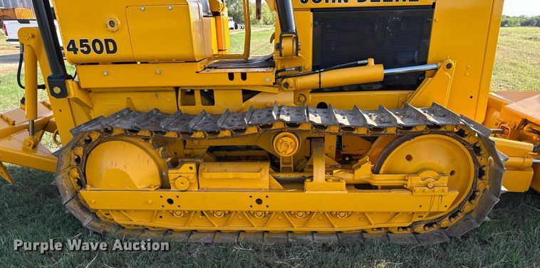 image for item DX5781 1985 John Deere 450D dozer