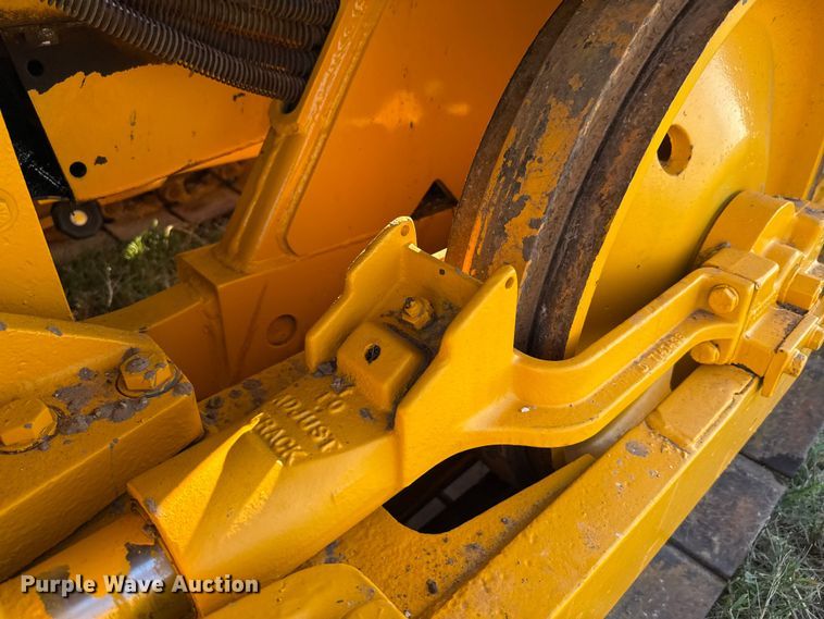 image for item DX5781 1985 John Deere 450D dozer