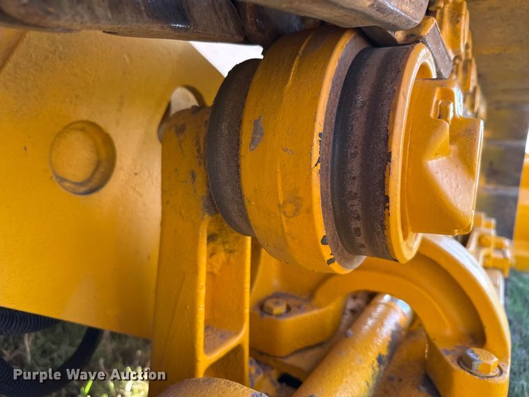 image for item DX5781 1985 John Deere 450D dozer