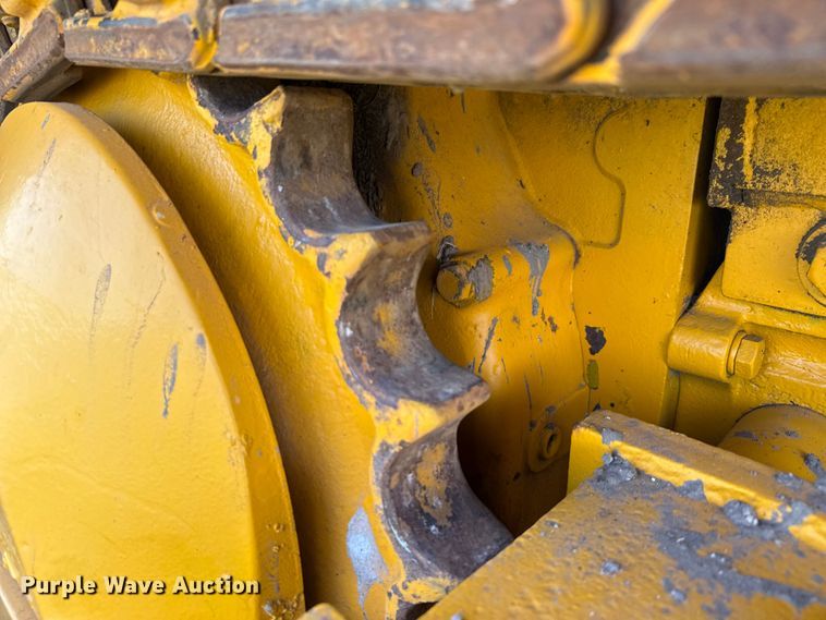 image for item DX5781 1985 John Deere 450D dozer