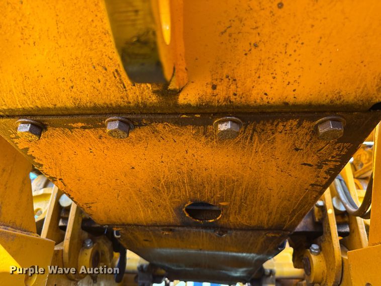 image for item DX5781 1985 John Deere 450D dozer