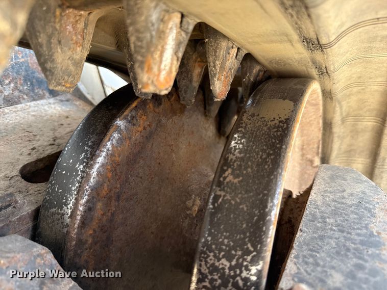 image for item DX5784 2019 Bobcat T650 tracked skid steer loader