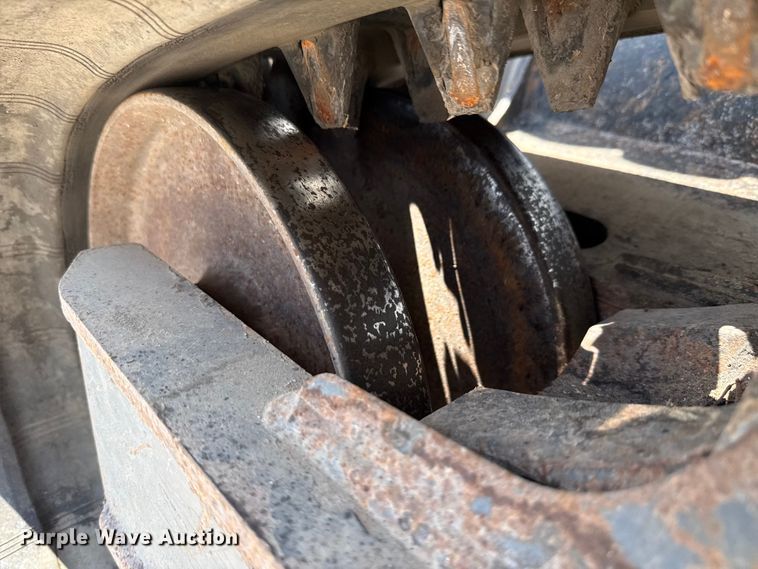 image for item DX5784 2019 Bobcat T650 tracked skid steer loader