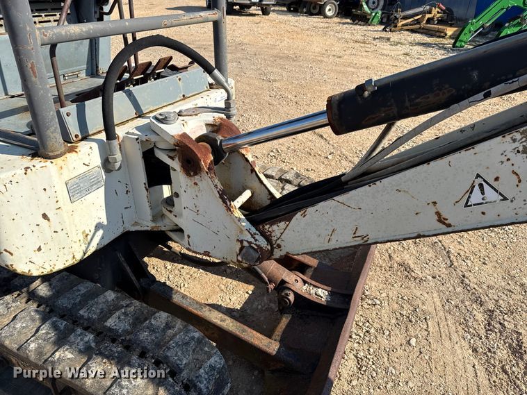 image for item DX5796 2007 Terex HR 16 mini excavator