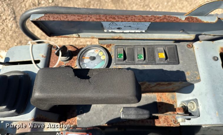 image for item DX5796 2007 Terex HR 16 mini excavator