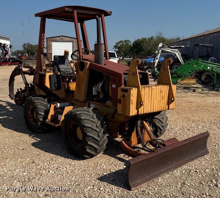 image for item DX5799 1992 Case 660 trencher