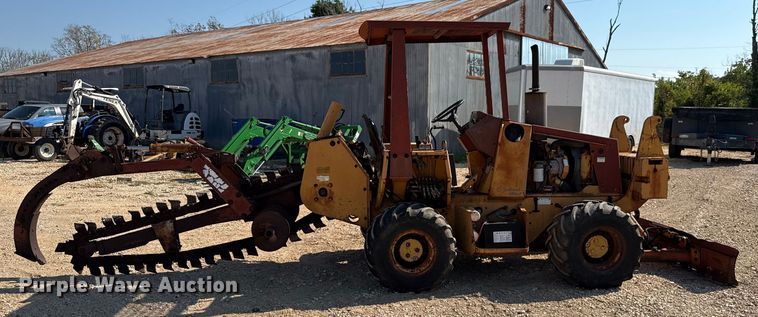 image for item DX5799 1992 Case 660 trencher