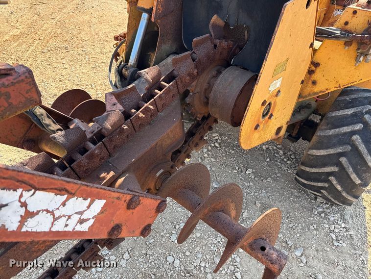 image for item DX5799 1992 Case 660 trencher