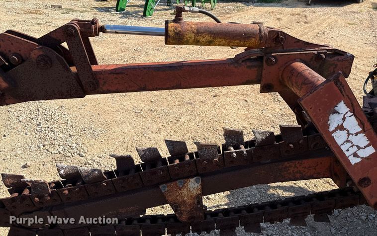 image for item DX5799 1992 Case 660 trencher