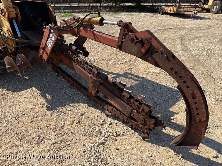 image for item DX5799 1992 Case 660 trencher