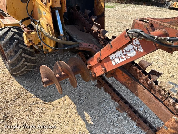 image for item DX5799 1992 Case 660 trencher