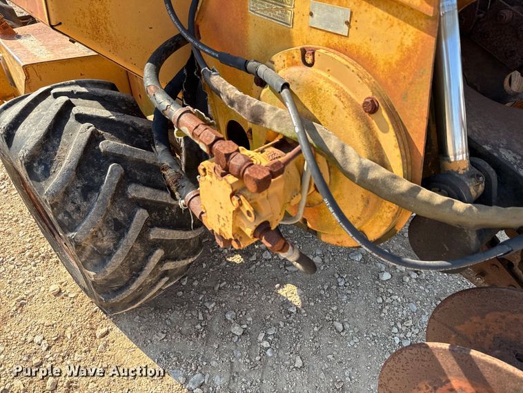 image for item DX5799 1992 Case 660 trencher