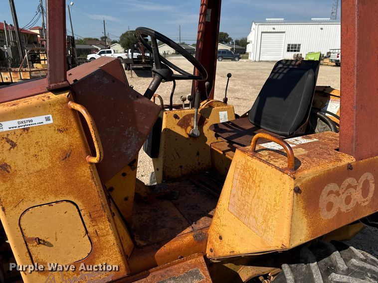 image for item DX5799 1992 Case 660 trencher