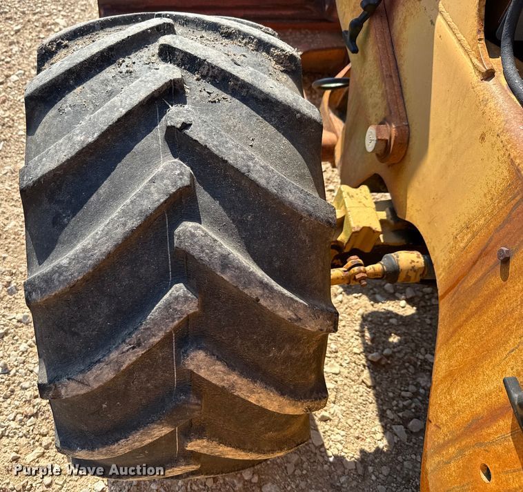 image for item DX5799 1992 Case 660 trencher