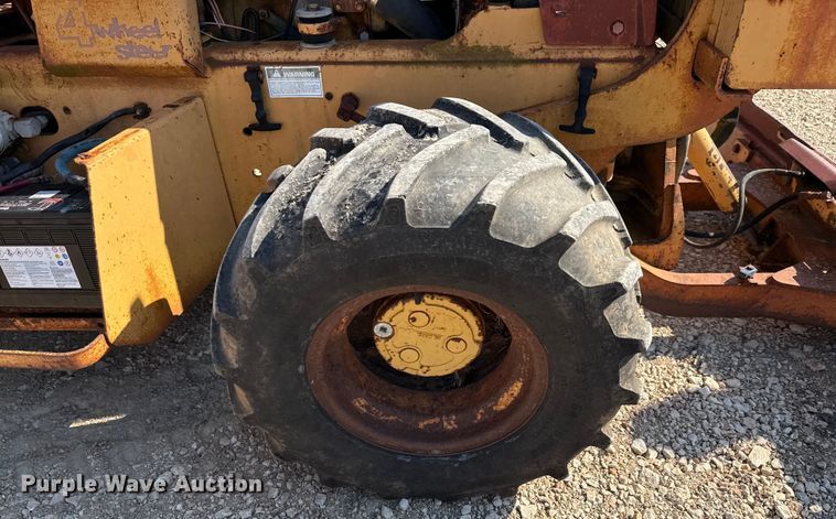 image for item DX5799 1992 Case 660 trencher