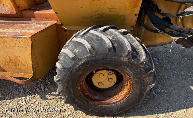 image for item DX5799 1992 Case 660 trencher