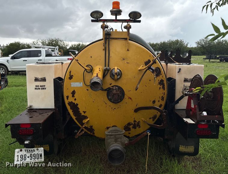 image for item DX5812 2014 Vac-Tron LP533DT vacuum excavator