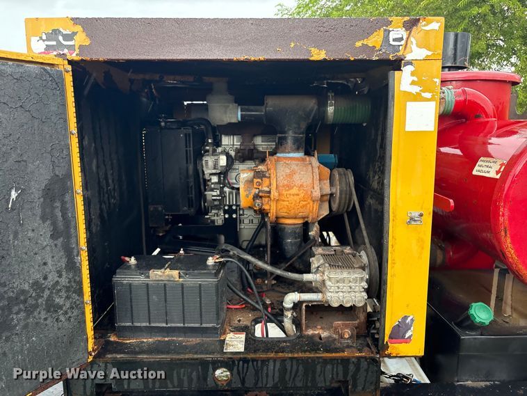 image for item DX5812 2014 Vac-Tron LP533DT vacuum excavator