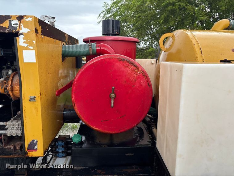 image for item DX5812 2014 Vac-Tron LP533DT vacuum excavator