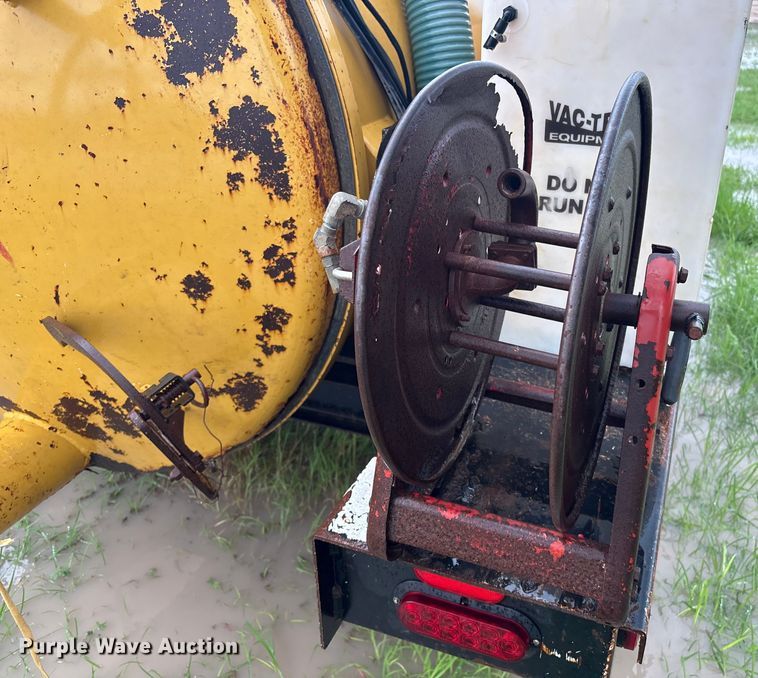 image for item DX5812 2014 Vac-Tron LP533DT vacuum excavator