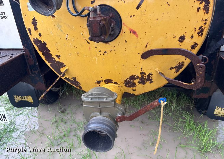 image for item DX5812 2014 Vac-Tron LP533DT vacuum excavator