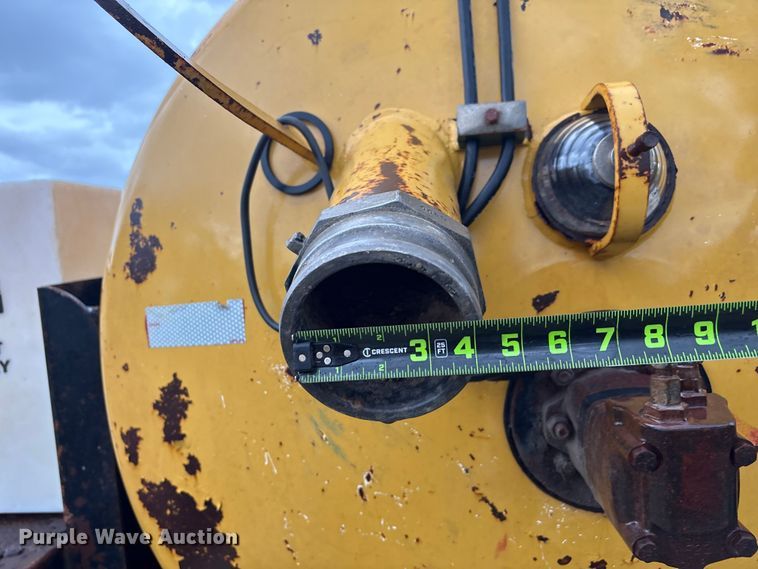 image for item DX5812 2014 Vac-Tron LP533DT vacuum excavator