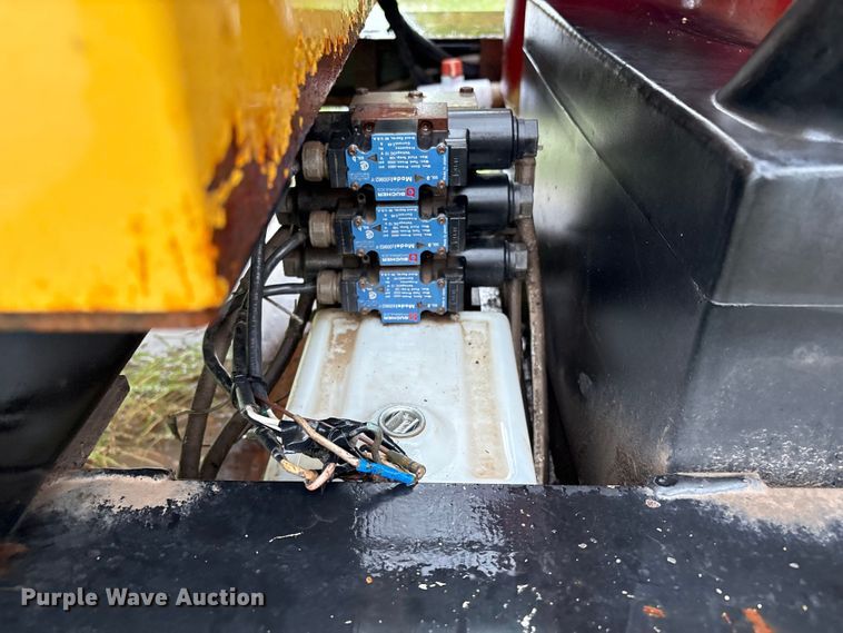 image for item DX5812 2014 Vac-Tron LP533DT vacuum excavator