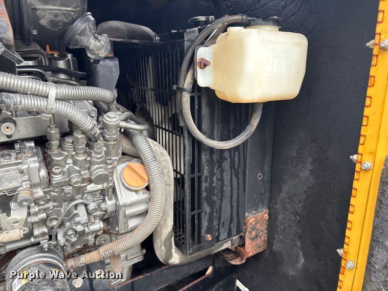 image for item DX5812 2014 Vac-Tron LP533DT vacuum excavator