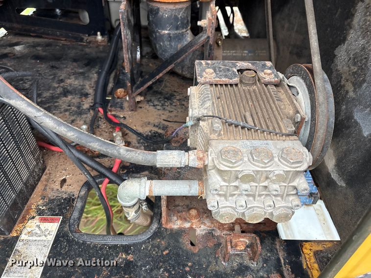 image for item DX5812 2014 Vac-Tron LP533DT vacuum excavator