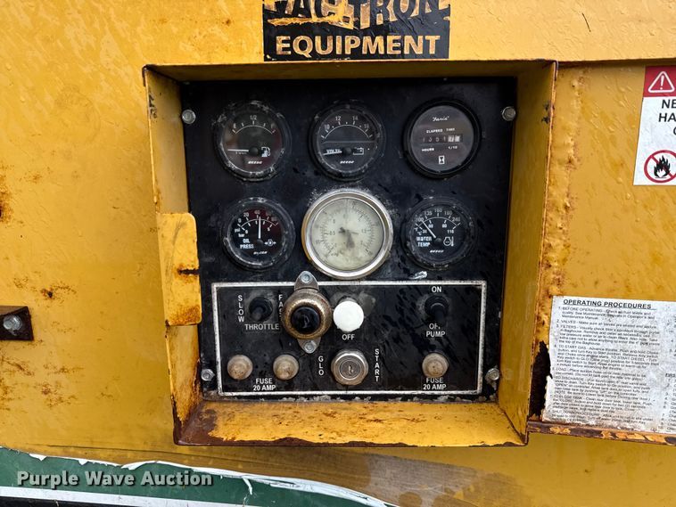 image for item DX5813 2011 Vac-Tron LP555 DT-L vacuum excavator