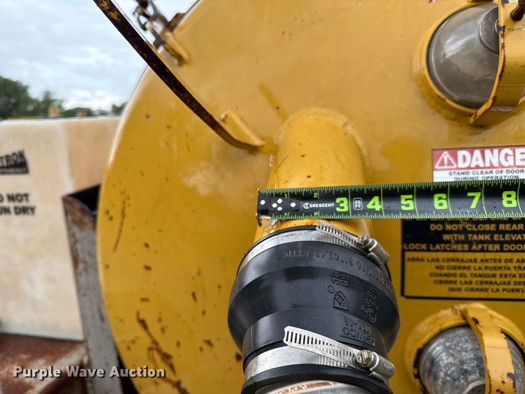 image for item DX5813 2011 Vac-Tron LP555 DT-L vacuum excavator