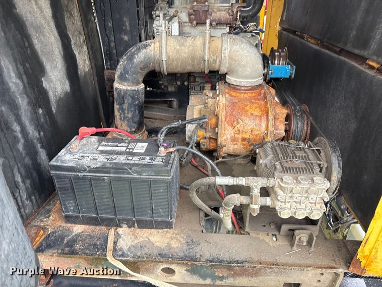 image for item DX5813 2011 Vac-Tron LP555 DT-L vacuum excavator