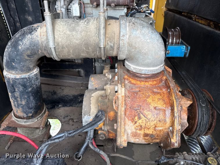 image for item DX5813 2011 Vac-Tron LP555 DT-L vacuum excavator