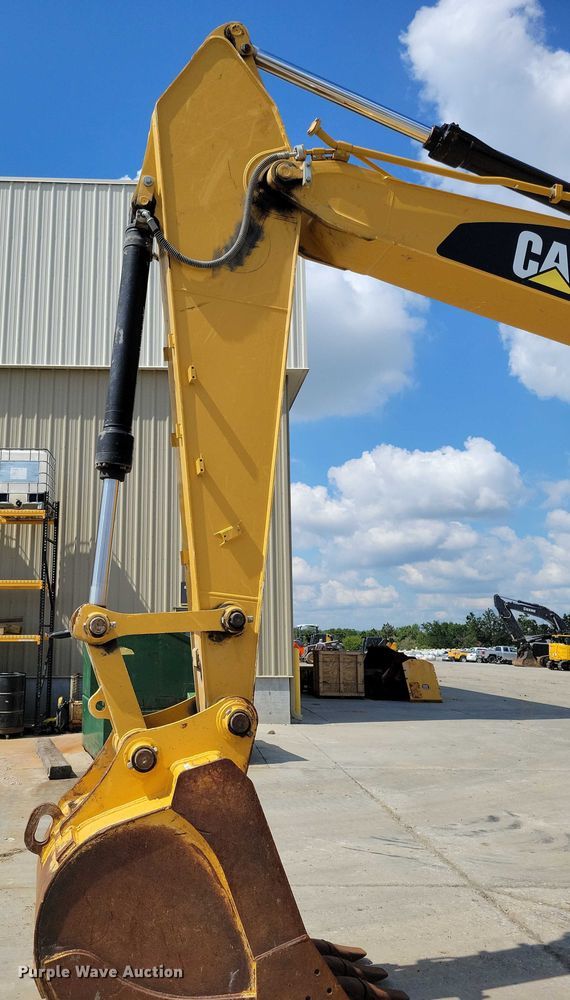 image for item DX7459 2015 Caterpillar 323FL excavator