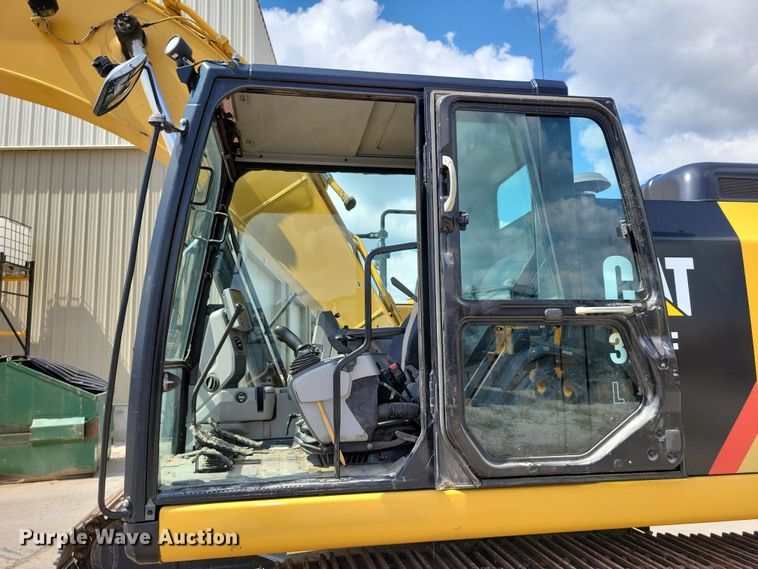 image for item DX7459 2015 Caterpillar 323FL excavator