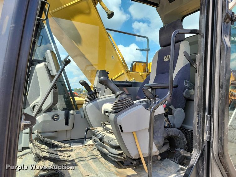 image for item DX7459 2015 Caterpillar 323FL excavator