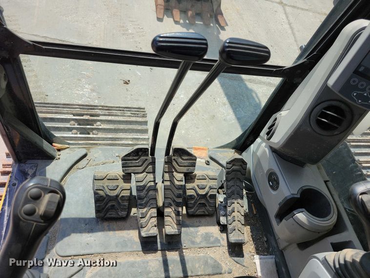 image for item DX7459 2015 Caterpillar 323FL excavator