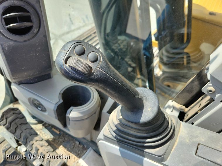 image for item DX7459 2015 Caterpillar 323FL excavator