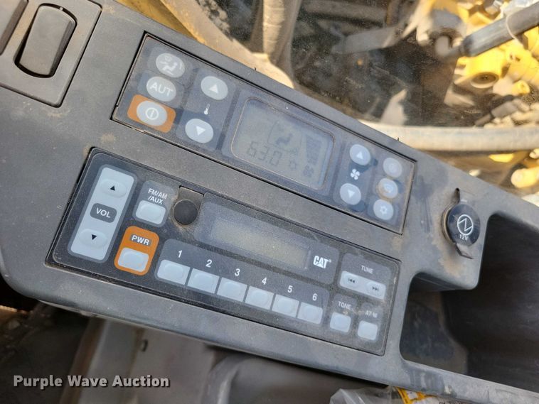 image for item DX7459 2015 Caterpillar 323FL excavator