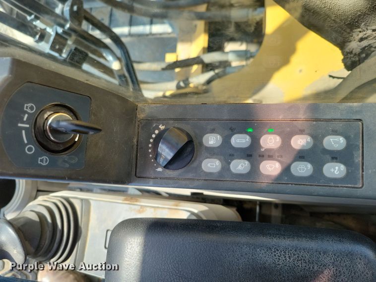 image for item DX7459 2015 Caterpillar 323FL excavator