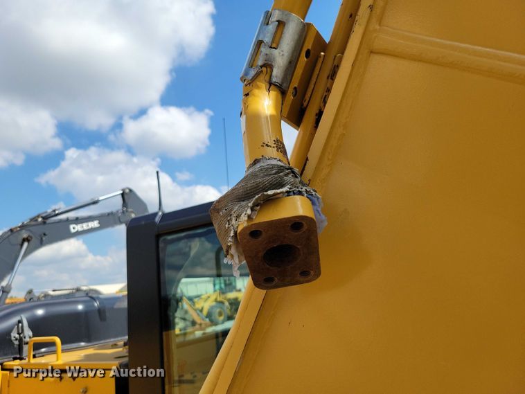 image for item DX7459 2015 Caterpillar 323FL excavator