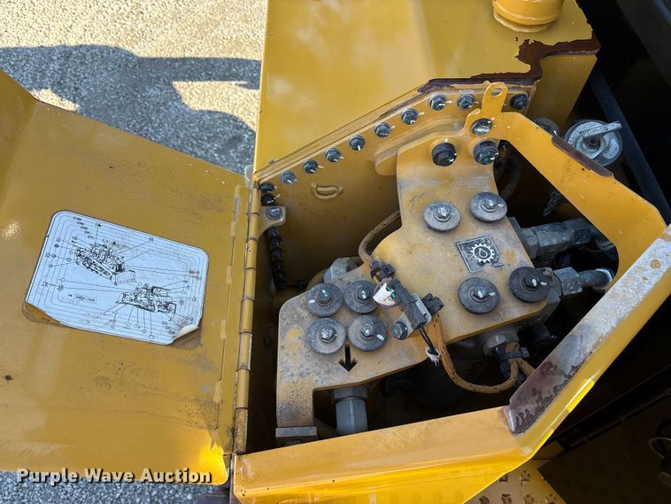 image for item DY0956 2020 Caterpillar D8T dozer